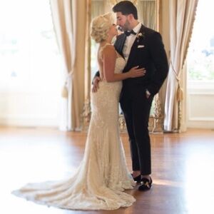 Elegant White Lace Wedding Dress